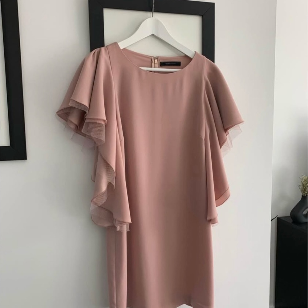 BCBG Elegant Pink Ruffle Sleeve Dress Size 4